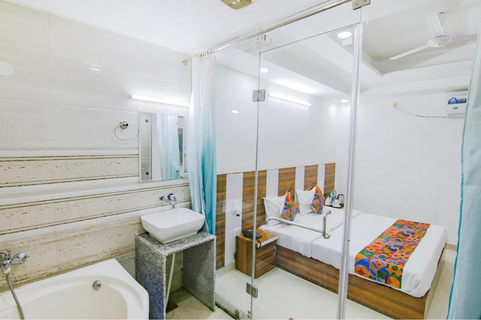 Fabhotel Gp Royal Chandigarh Exterior photo