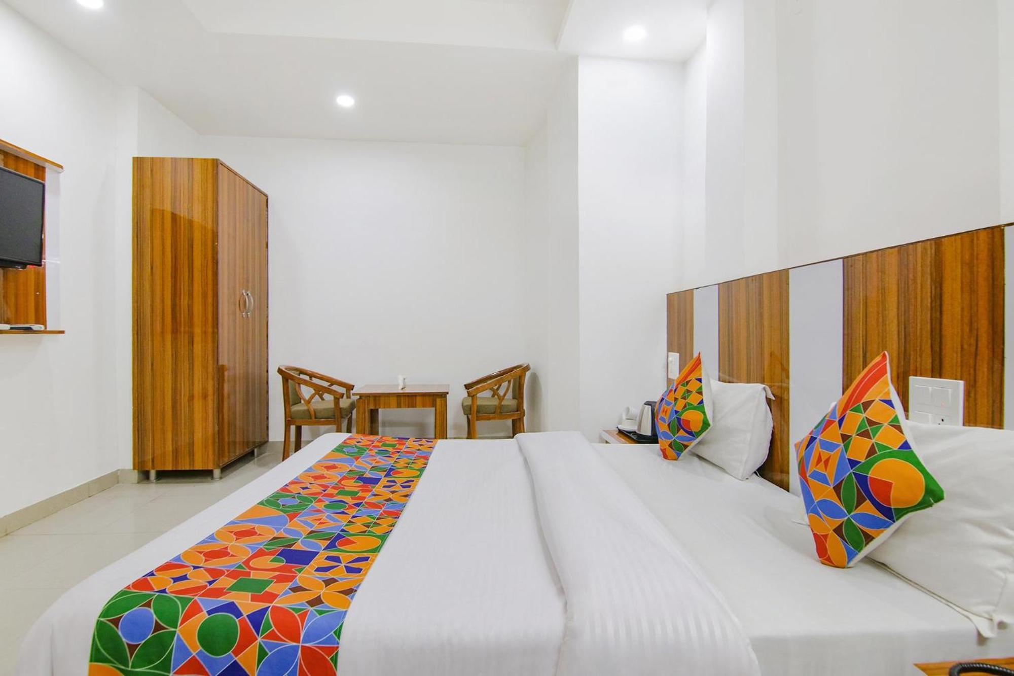 Fabhotel Gp Royal Chandigarh Exterior photo